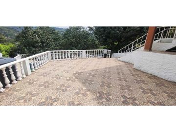 Venta de casa campestre de 2300 M2 en 1300 mill en San Joaquín La Mesa