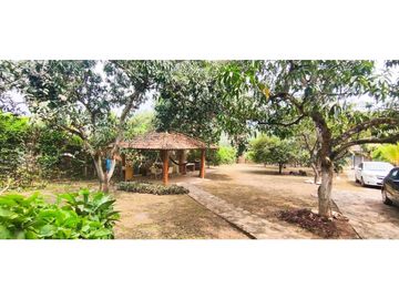 Venta de casa campestre de 2300 M2 en 1300 mill en San Joaquín La Mesa
