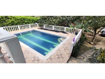 Venta de casa campestre de 2300 M2 en 1300 mill en San Joaquín La Mesa