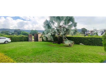 Casa campestre en Condominio de 1704 M2 con piscina en La Mesa cund