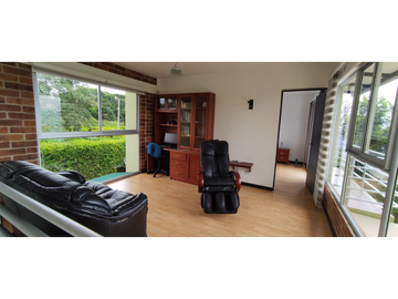 Casa campestre urbana de 800 M2 en 749 mill en La Mesa Cund