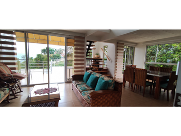 Casa campestre urbana de 800 M2 en 749 mill en La Mesa Cund