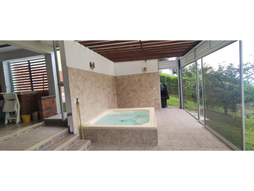 Casa campestre urbana de 800 M2 en 749 mill en La Mesa Cund