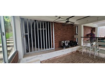 Casa campestre urbana de 800 M2 en 749 mill en La Mesa Cund