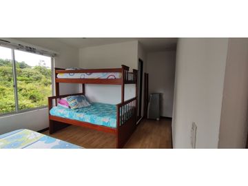 Casa campestre urbana de 800 M2 en 749 mill en La Mesa Cund