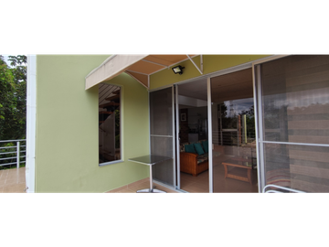 Casa campestre urbana de 800 M2 en 749 mill en La Mesa Cund