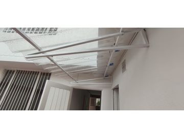 Venta de casa urbana de 162 M2 en 425 mill neg en La Mesa Cund