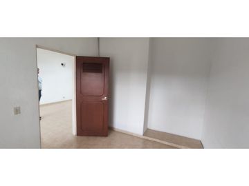 Venta de casa urbana de 162 M2 en 425 mill neg en La Mesa Cund