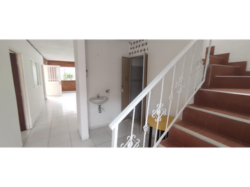 Venta de casa urbana de 162 M2 en 425 mill neg en La Mesa Cund