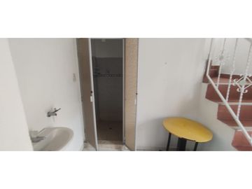 Venta de casa urbana de 162 M2 en 425 mill neg en La Mesa Cund