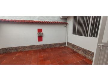 Venta de casa urbana de 162 M2 en 425 mill neg en La Mesa Cund