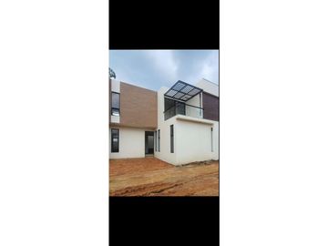 Se vende casa de 150 M2 en 410 MILL en La Mesa Cund, COL.