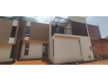 Se vende casa de 150 M2 en 410 MILL en La Mesa Cund, COL.