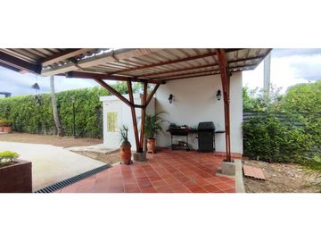 Casa para proyecto hotelero de 972 M2 en 1400 mill en Anapoima Cund