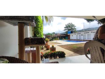 Casa para proyecto hotelero de 972 M2 en 1400 mill en Anapoima Cund