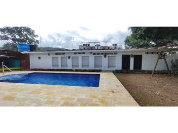 Casa para proyecto hotelero de 972 M2 en 1400 mill en Anapoima Cund