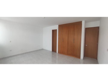 Casalote en conjunto de 450 M2 en 595 mill en La Mesa Cund, COL