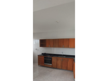 Casalote en conjunto de 450 M2 en 595 mill en La Mesa Cund, COL