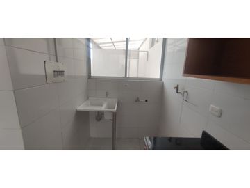 Casalote en conjunto de 450 M2 en 595 mill en La Mesa Cund, COL
