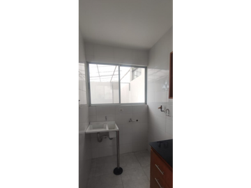 Casalote en conjunto de 450 M2 en 595 mill en La Mesa Cund, COL