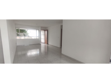 Casalote en conjunto de 450 M2 en 595 mill en La Mesa Cund, COL