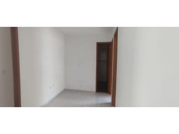 Casalote en conjunto de 450 M2 en 595 mill en La Mesa Cund, COL