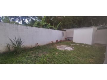 Casalote en conjunto de 450 M2 en 595 mill en La Mesa Cund, COL