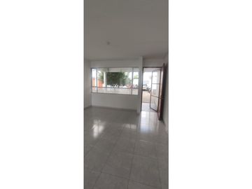 Casalote en conjunto de 450 M2 en 595 mill en La Mesa Cund, COL