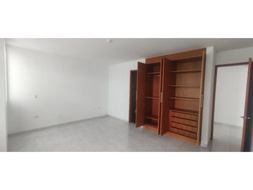 Casalote en conjunto de 450 M2 en 595 mill en La Mesa Cund, COL