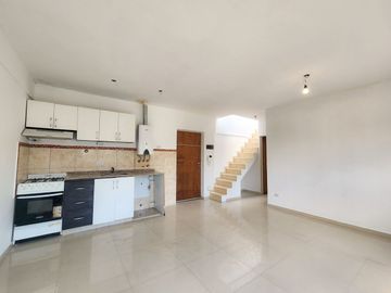 Venta departamento 2 amb con terraza y cochera