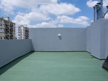 Venta departamento 2 amb con terraza y cochera