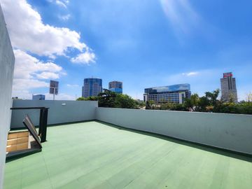 Venta departamento 2 amb con terraza y cochera