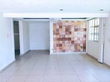 RENTA DE CASA EN CONDOMINIO CON SEGURIDAD EN LAS PALMAS CUERNAVACA