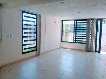 RENTA DE CASA EN CONDOMINIO CON SEGURIDAD EN LAS PALMAS CUERNAVACA