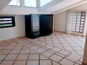 RENTA DE CASA EN CONDOMINIO CON SEGURIDAD EN LAS PALMAS CUERNAVACA