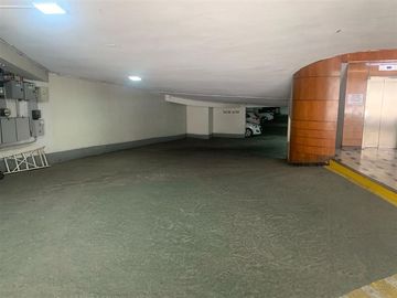 Estacionamiento en Venta en Amplio estacionamiento en Huerfanos