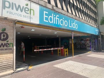Estacionamiento en Venta en Amplio estacionamiento en Huerfanos