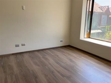Casa en Venta en Valenzuela Puelma, La Reina
