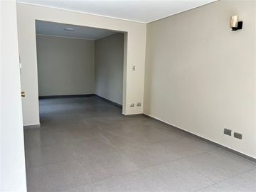 Casa en Venta en Valenzuela Puelma, La Reina
