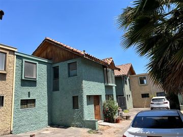 Casa en Venta en Valenzuela Puelma, La Reina