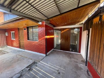 Casa en Venta en Av. 4 Pte, Maipu
