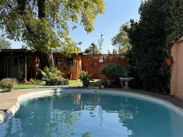 Casa en Venta en Ricardo Wagner entre Av. Bilbao y Las Luciérnagas