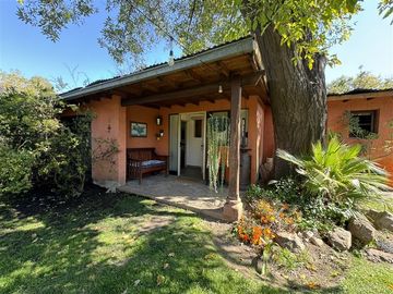Casa en Venta en Ricardo Wagner entre Av. Bilbao y Las Luciérnagas