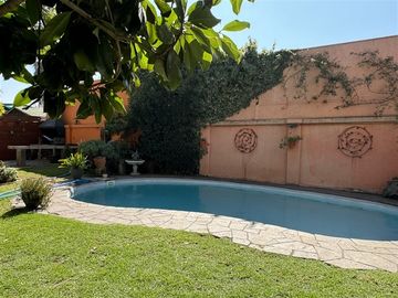 Casa en Venta en Ricardo Wagner entre Av. Bilbao y Las Luciérnagas