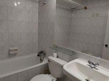 Departamento en Venta en A. VILLA PRICE COND REINA VICTORIA DEPTO 3D2B1B