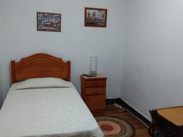 Residencial/Pieza en Venta en 2 casas Habitacionales en Av. Santa Rosa Norte – entre Eleuterio Ramirez y Tarapacá Santiago centro