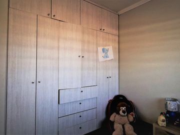 Venta de casa de dos pisos, en condominio exclusivo de 8 casas - La Cruz, Quillota.