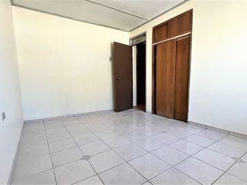 Venta de casa de 6 dormitorios, en Villa Los Paltos, Quillota.