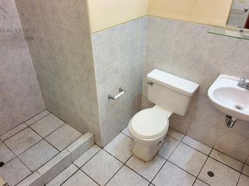 ¡Oportunidad en Surco! Amplio Departamento con 3 Habitaciones, Cochera y Seguridad 24/7 Cerca a Todo