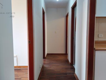 ¡Oportunidad en Surco! Amplio Departamento con 3 Habitaciones, Cochera y Seguridad 24/7 Cerca a Todo